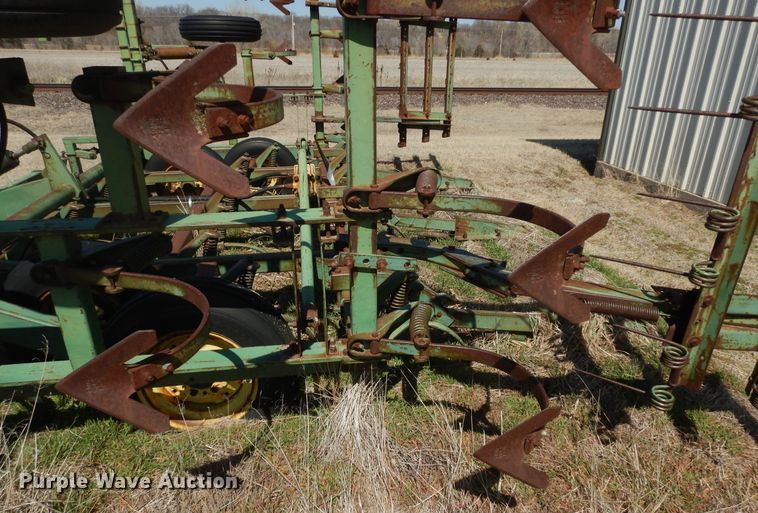 image for item MI9311 John Deere 1000  field cultivator