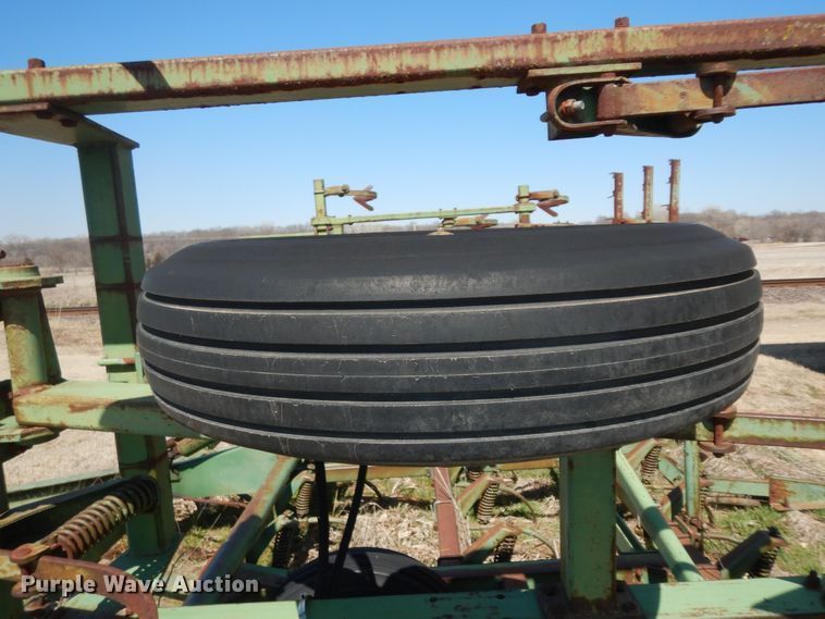 image for item MI9311 John Deere 1000  field cultivator