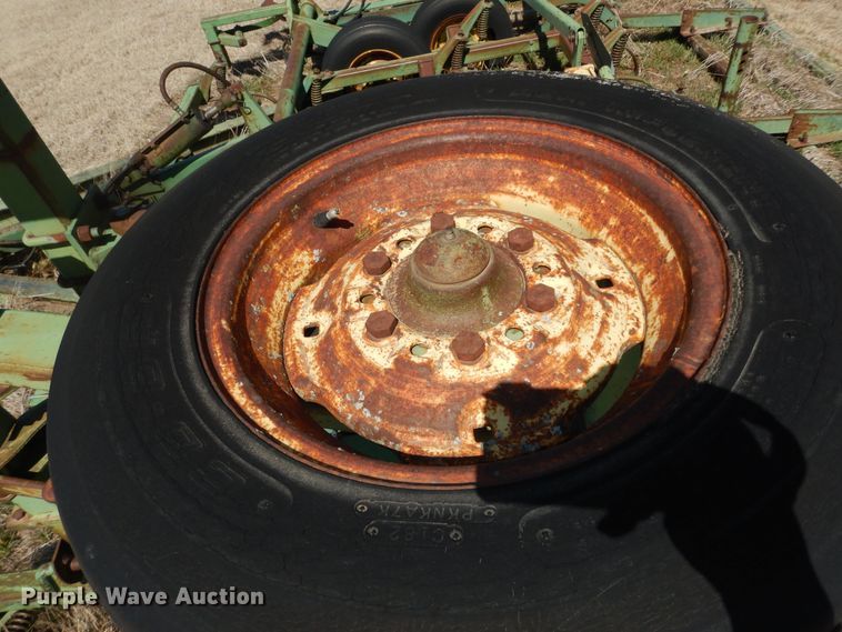 image for item MI9311 John Deere 1000  field cultivator