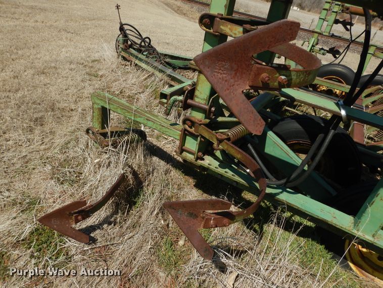 image for item MI9311 John Deere 1000  field cultivator
