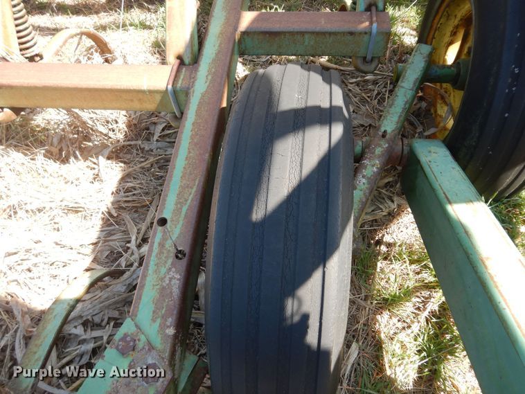 image for item MI9311 John Deere 1000  field cultivator