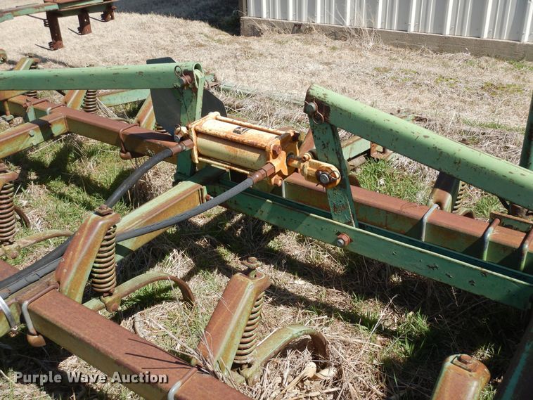 image for item MI9311 John Deere 1000  field cultivator