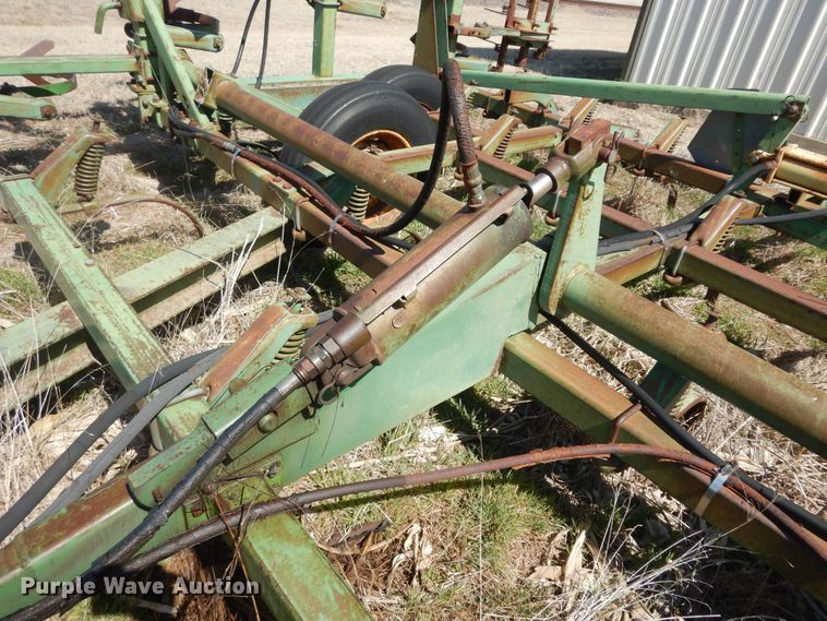 image for item MI9311 John Deere 1000  field cultivator