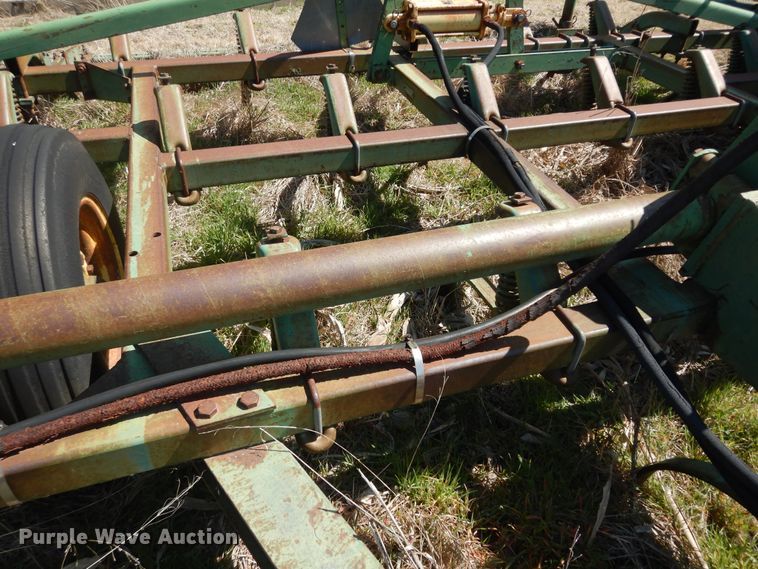 image for item MI9311 John Deere 1000  field cultivator