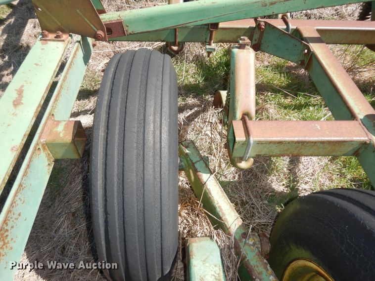image for item MI9311 John Deere 1000  field cultivator