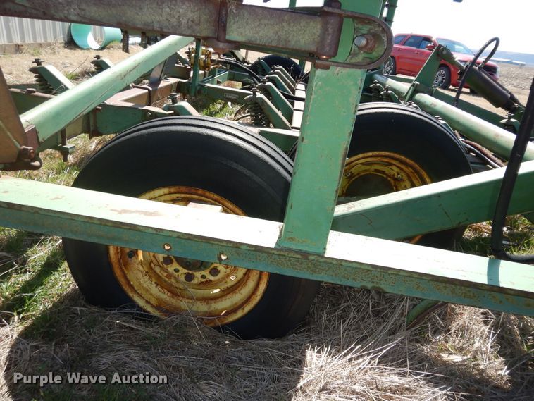 image for item MI9311 John Deere 1000  field cultivator