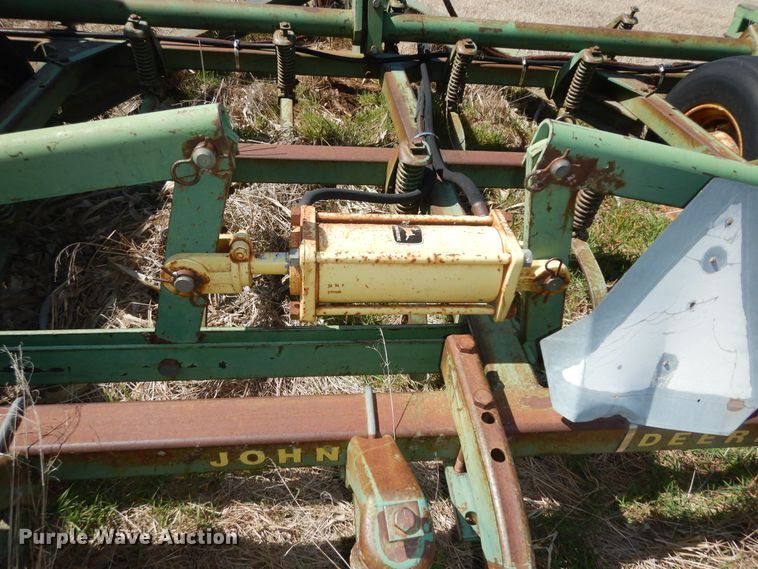 image for item MI9311 John Deere 1000  field cultivator