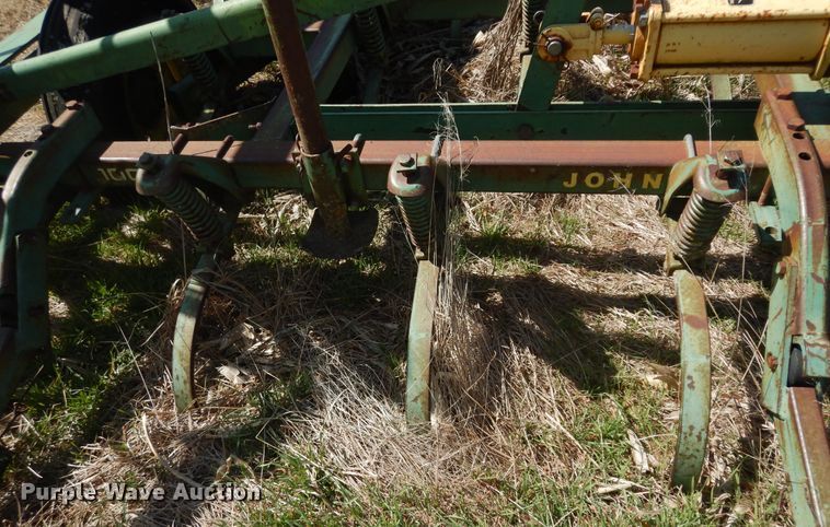 image for item MI9311 John Deere 1000  field cultivator