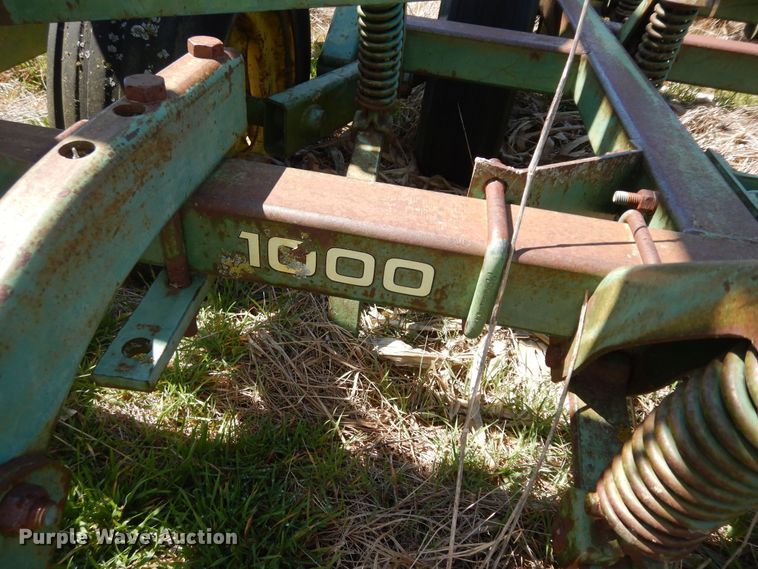 image for item MI9311 John Deere 1000  field cultivator