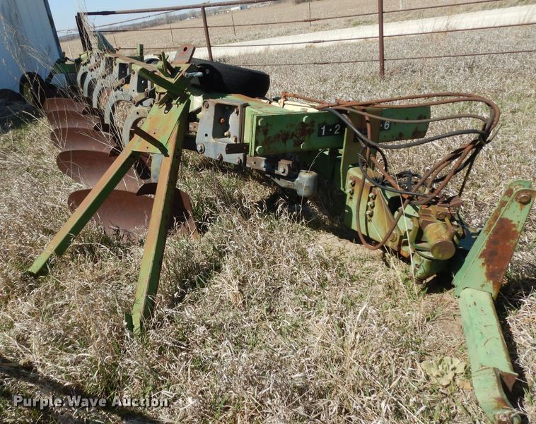image for item MI9313 John Deere A2700  six bottom plow