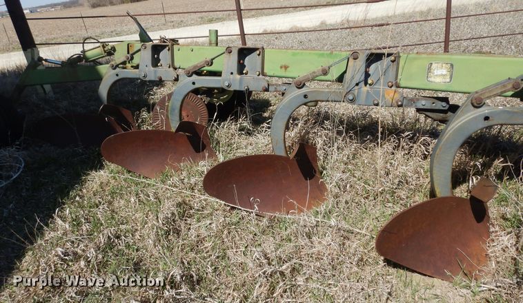 image for item MI9313 John Deere A2700  six bottom plow