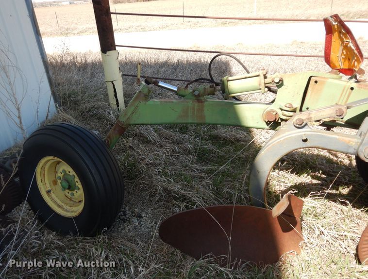image for item MI9313 John Deere A2700  six bottom plow