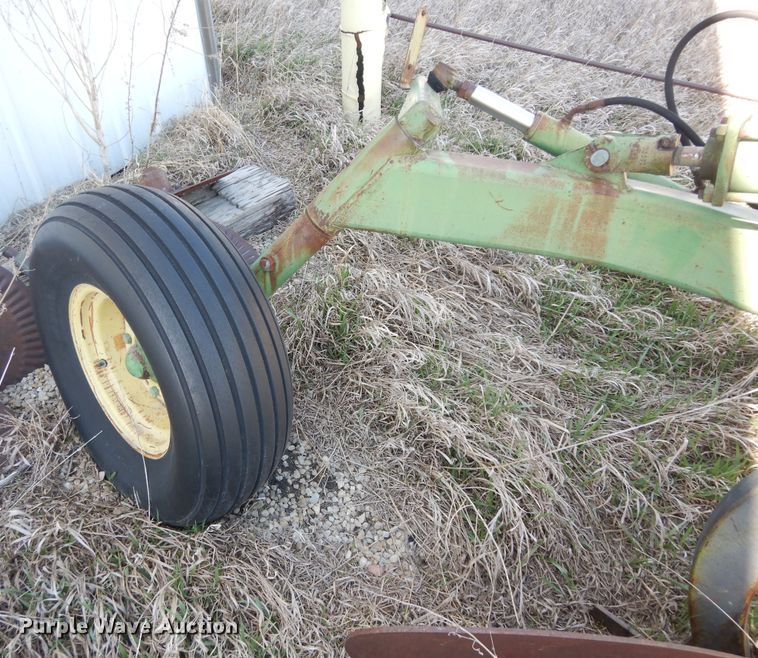 image for item MI9313 John Deere A2700  six bottom plow