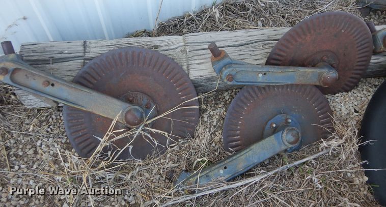 image for item MI9313 John Deere A2700  six bottom plow