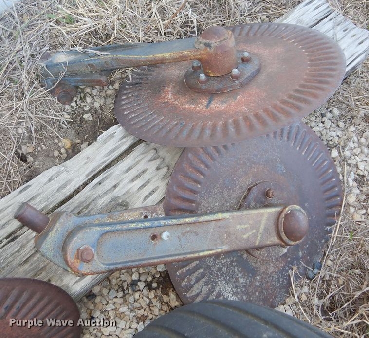 image for item MI9313 John Deere A2700  six bottom plow