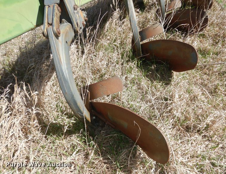 image for item MI9313 John Deere A2700  six bottom plow