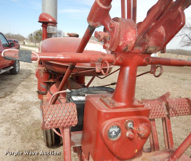 image for item MI9372 International Farmall Super C  tractor