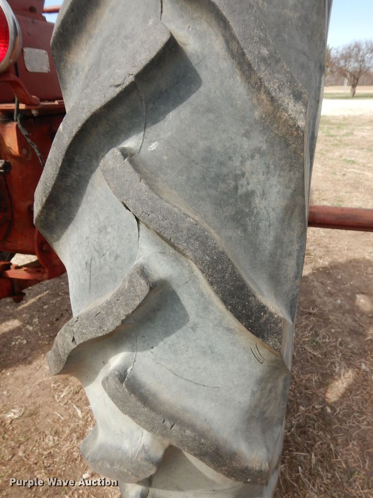 image for item MI9372 International Farmall Super C  tractor