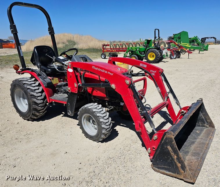 image for item MI9486 Mahindra Max 26XL HST  tractor