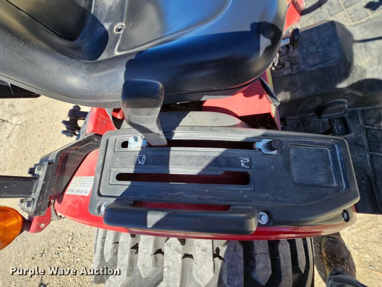 image for item MI9486 Mahindra Max 26XL HST  tractor