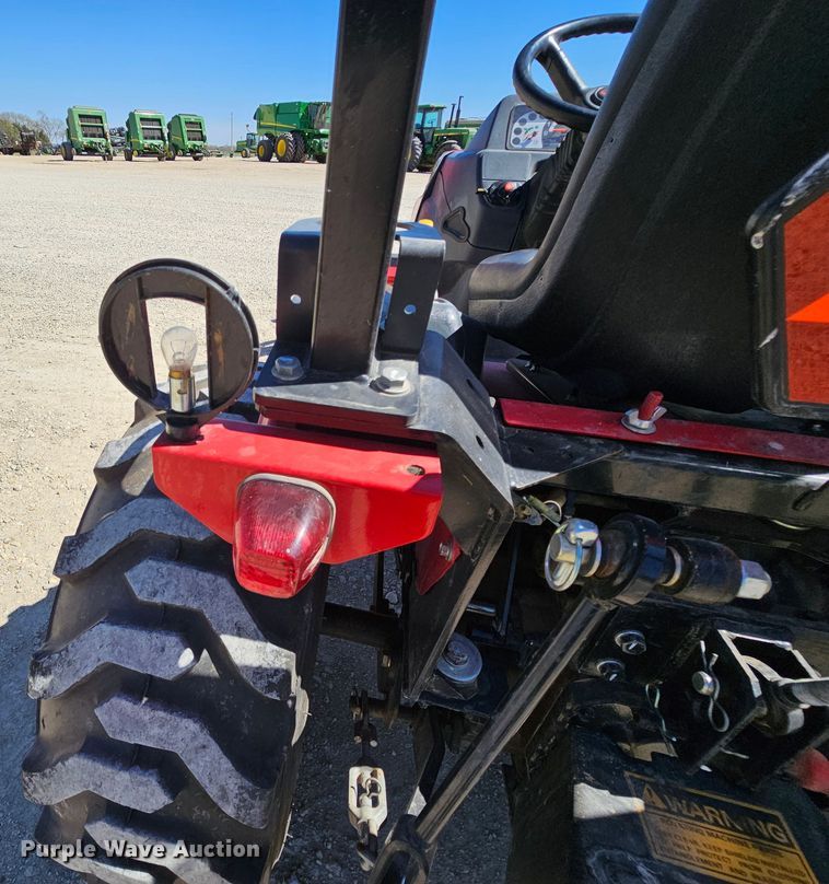 image for item MI9486 Mahindra Max 26XL HST  tractor