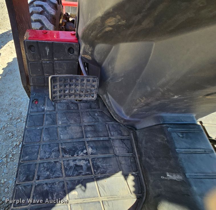 image for item MI9486 Mahindra Max 26XL HST  tractor