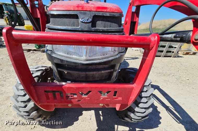 image for item MI9486 Mahindra Max 26XL HST  tractor