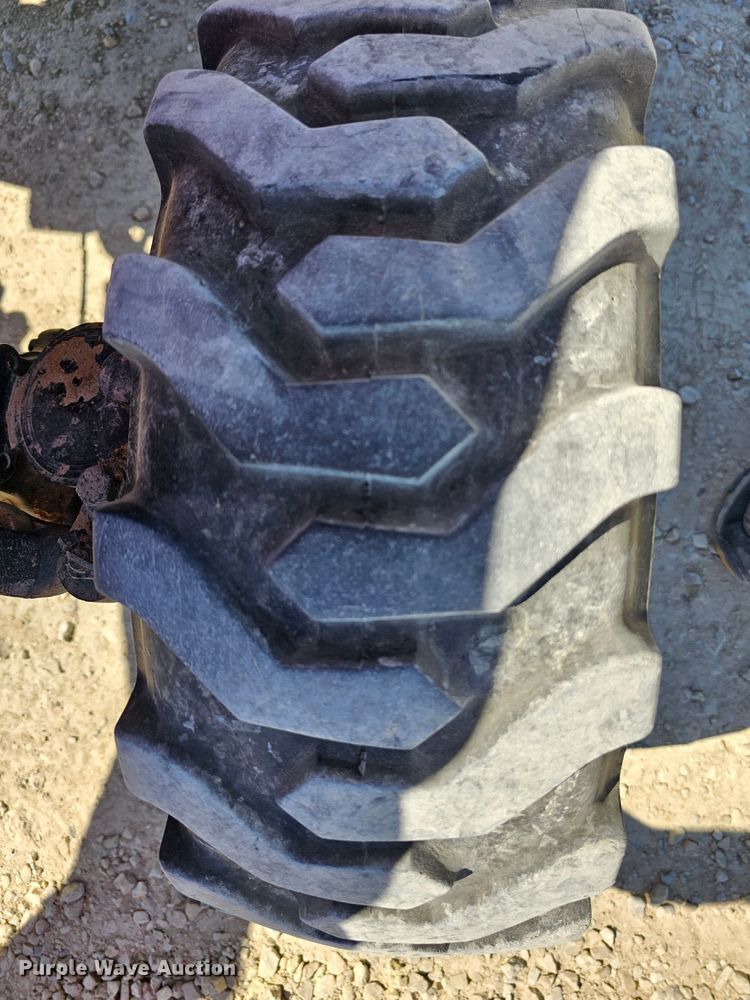 image for item MI9486 Mahindra Max 26XL HST  tractor