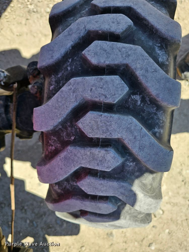 image for item MI9486 Mahindra Max 26XL HST  tractor