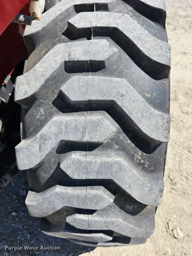 image for item MI9486 Mahindra Max 26XL HST  tractor