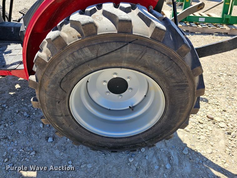 image for item MI9486 Mahindra Max 26XL HST  tractor