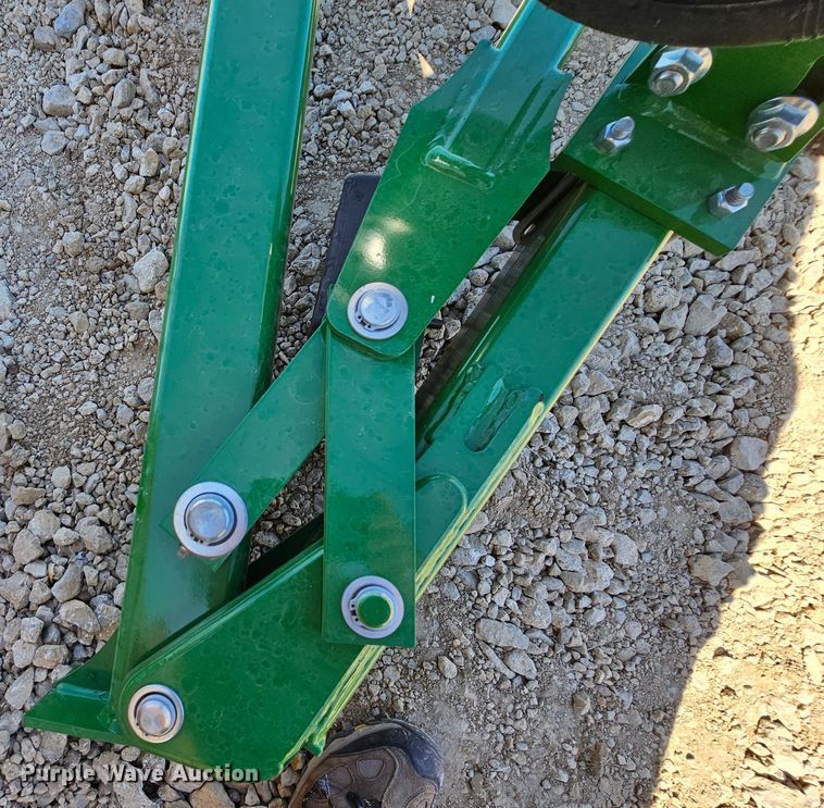 image for item MI9487 John Deere  planter marker arms