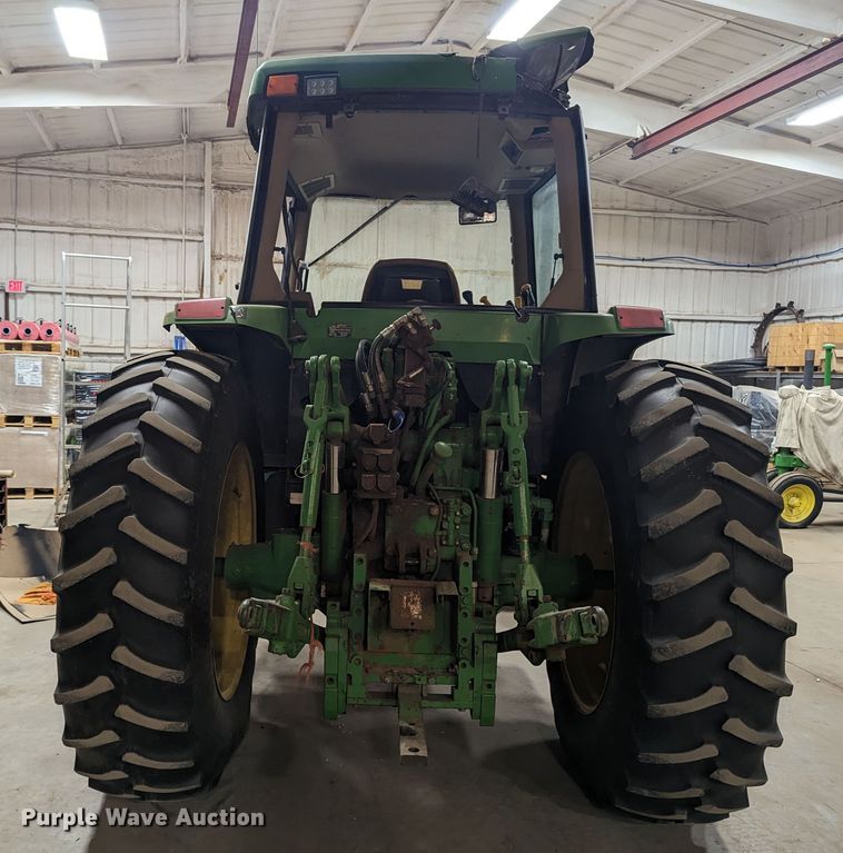 image for item MN9841 1999 John Deere 7210  tractor