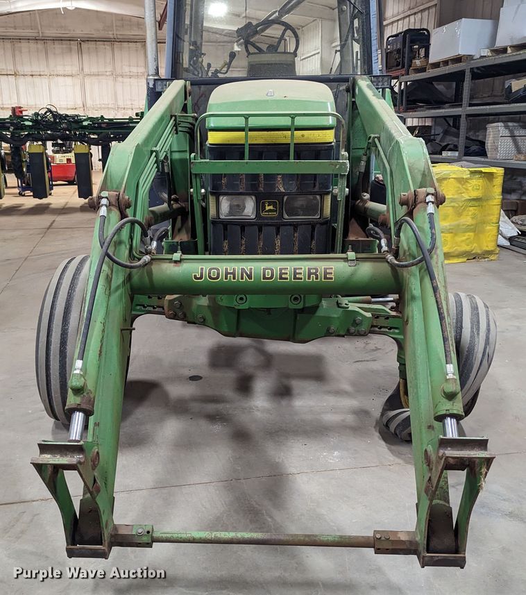 image for item MN9841 1999 John Deere 7210  tractor