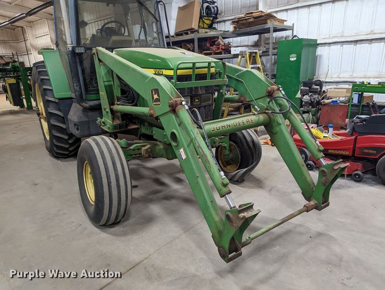 image for item MN9841 1999 John Deere 7210  tractor