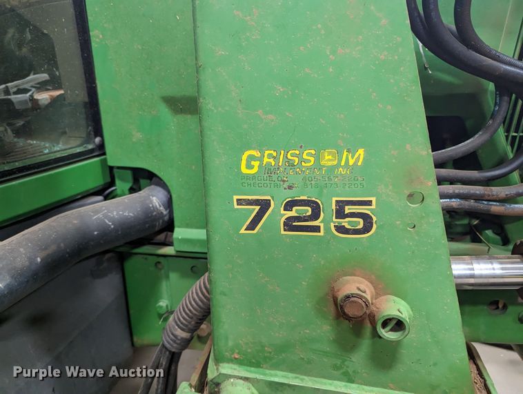 image for item MN9841 1999 John Deere 7210  tractor