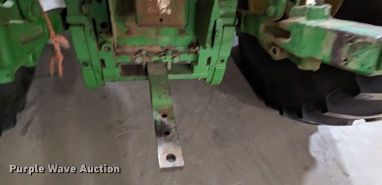 image for item MN9841 1999 John Deere 7210  tractor