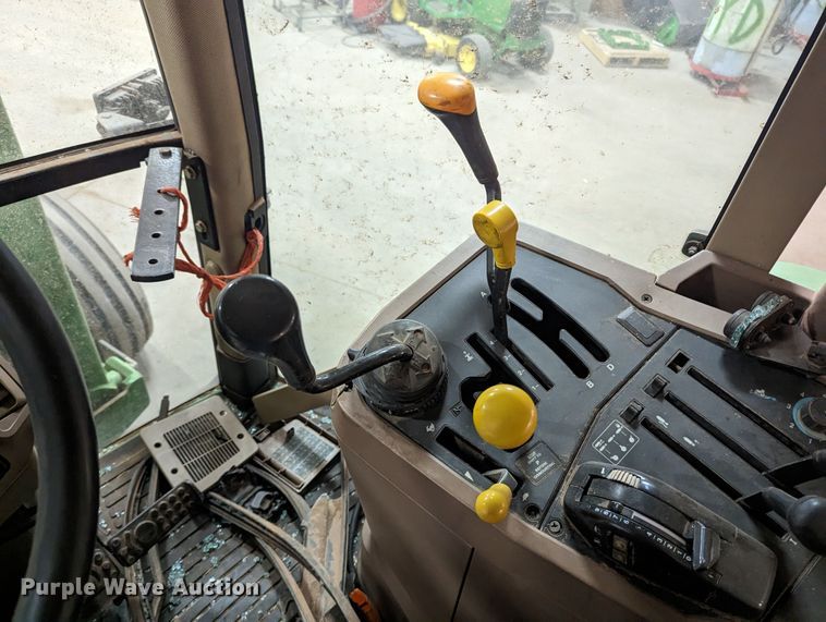 image for item MN9841 1999 John Deere 7210  tractor