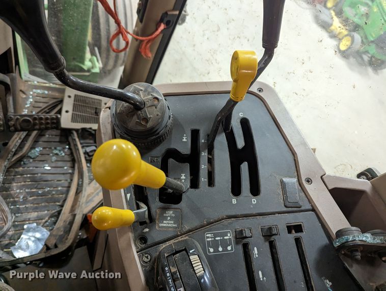 image for item MN9841 1999 John Deere 7210  tractor