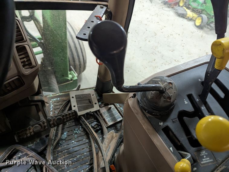 image for item MN9841 1999 John Deere 7210  tractor