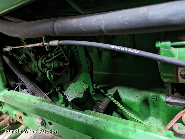 image for item MN9841 1999 John Deere 7210  tractor