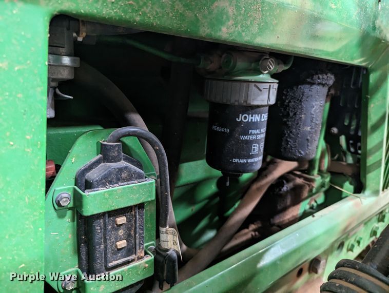 image for item MN9841 1999 John Deere 7210  tractor