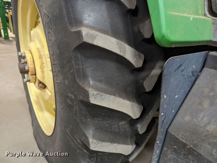 image for item MN9841 1999 John Deere 7210  tractor