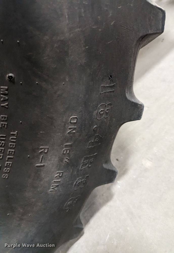 image for item MN9841 1999 John Deere 7210  tractor