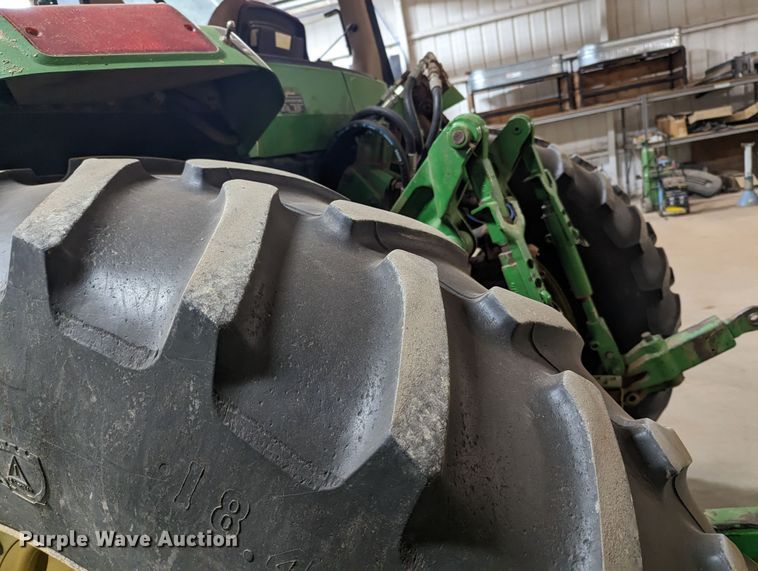 image for item MN9841 1999 John Deere 7210  tractor