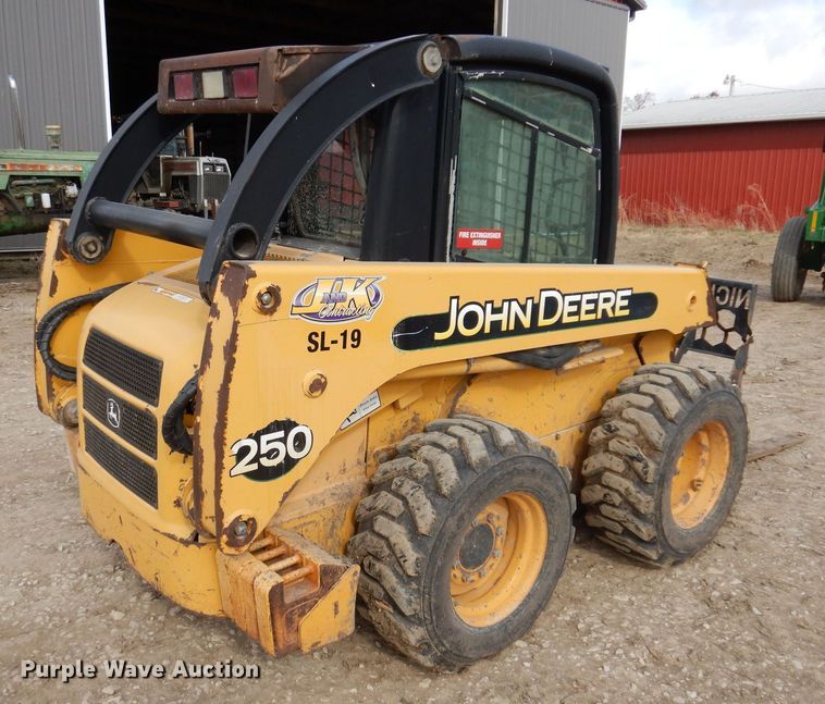 image for item MO9602 2002 John Deere 250  skid steer loader
