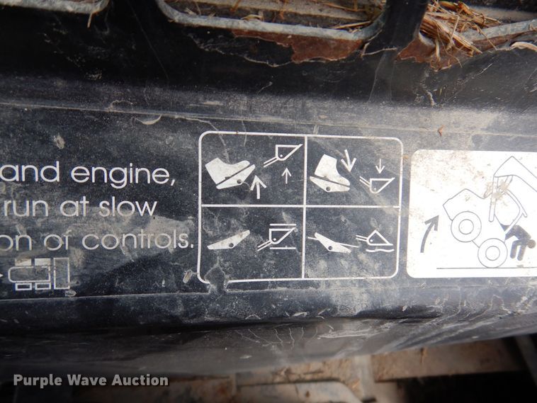 image for item MO9602 2002 John Deere 250  skid steer loader