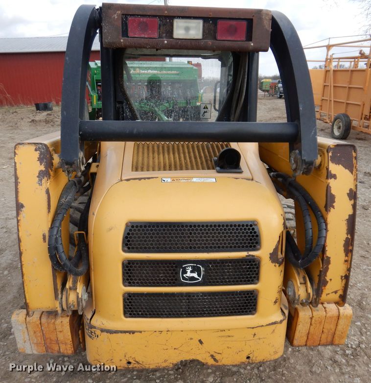 image for item MO9602 2002 John Deere 250  skid steer loader
