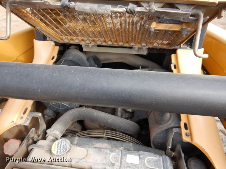 image for item MO9602 2002 John Deere 250  skid steer loader