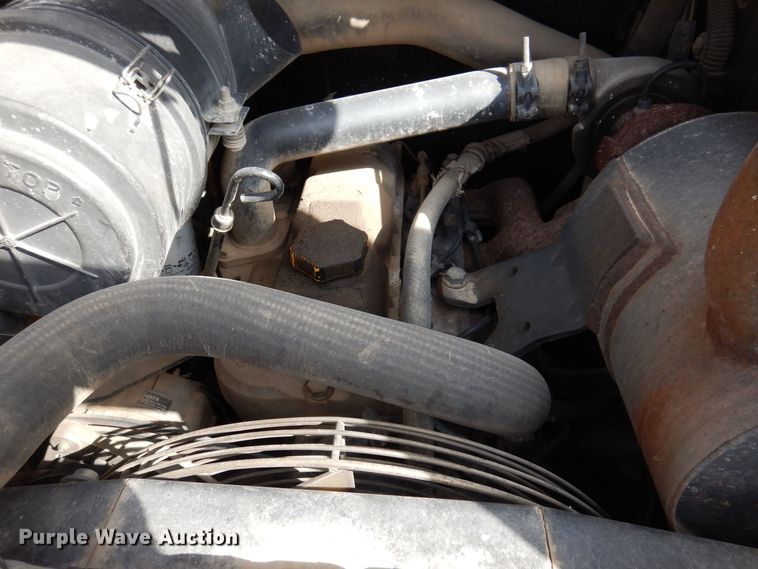 image for item MO9602 2002 John Deere 250  skid steer loader